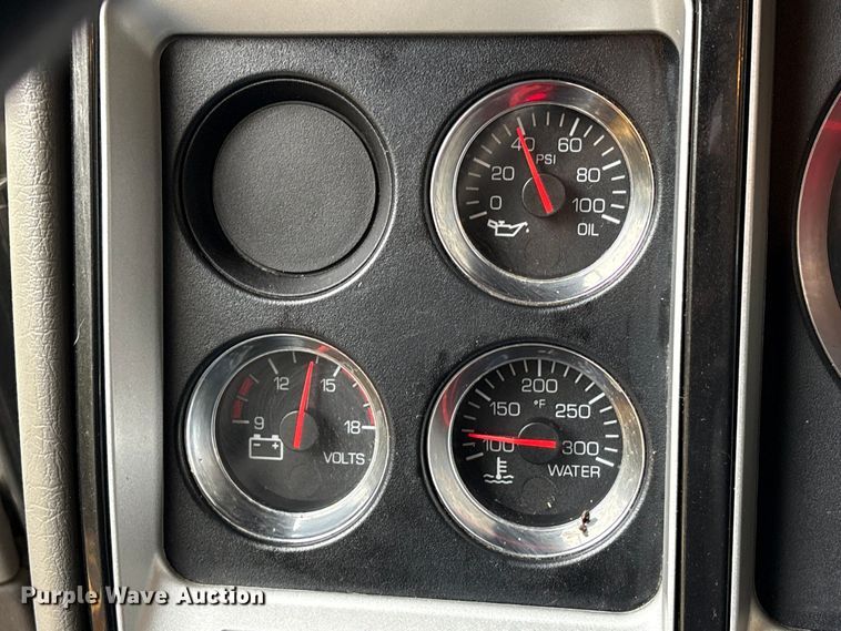 image for item EU7099 2014 Kenworth W900 semi truck