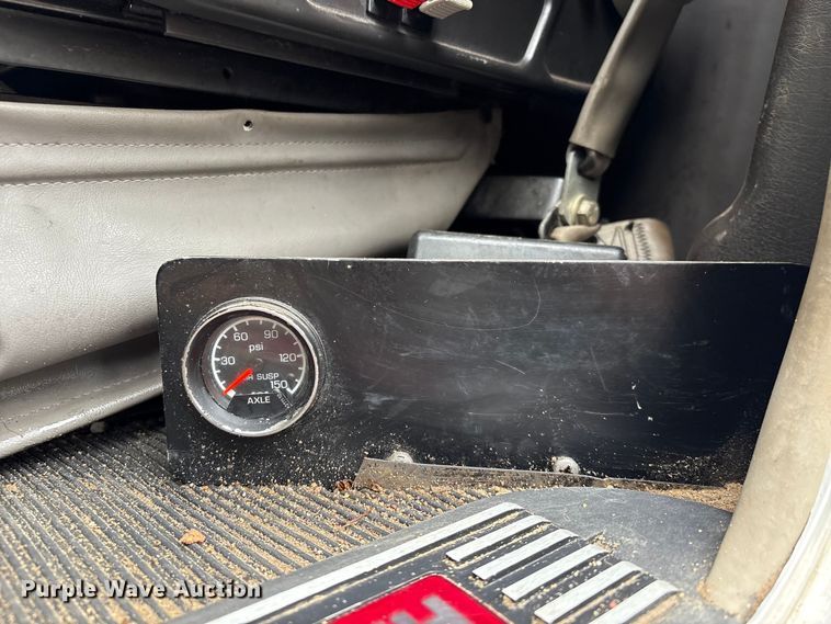 image for item EU7099 2014 Kenworth W900 semi truck