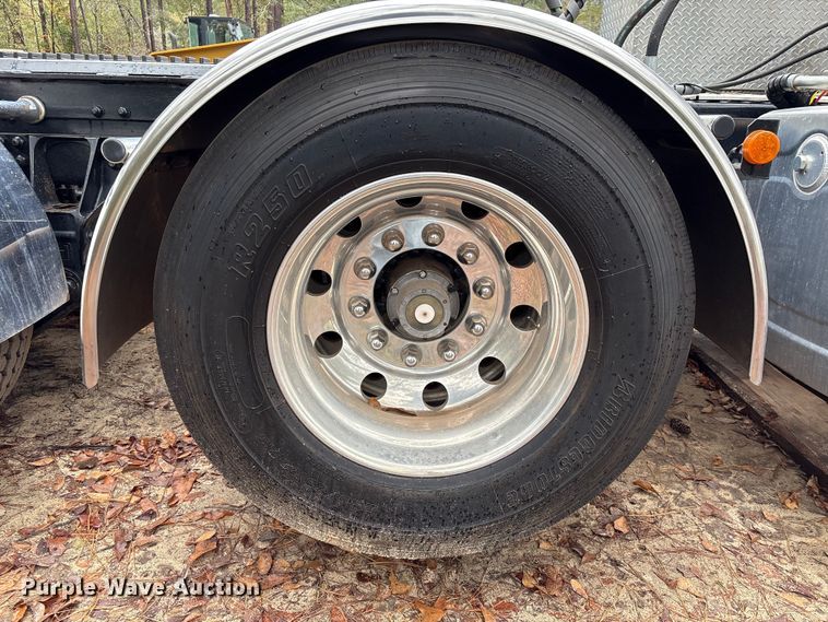 image for item EU7099 2014 Kenworth W900 semi truck