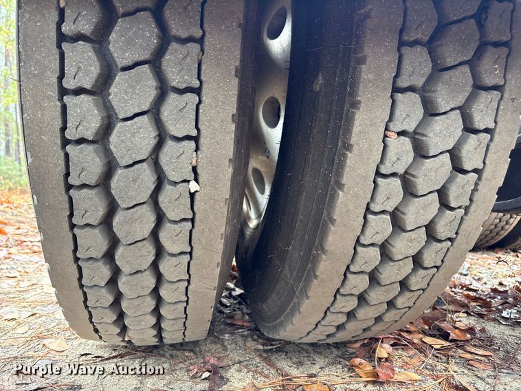 image for item EU7099 2014 Kenworth W900 semi truck