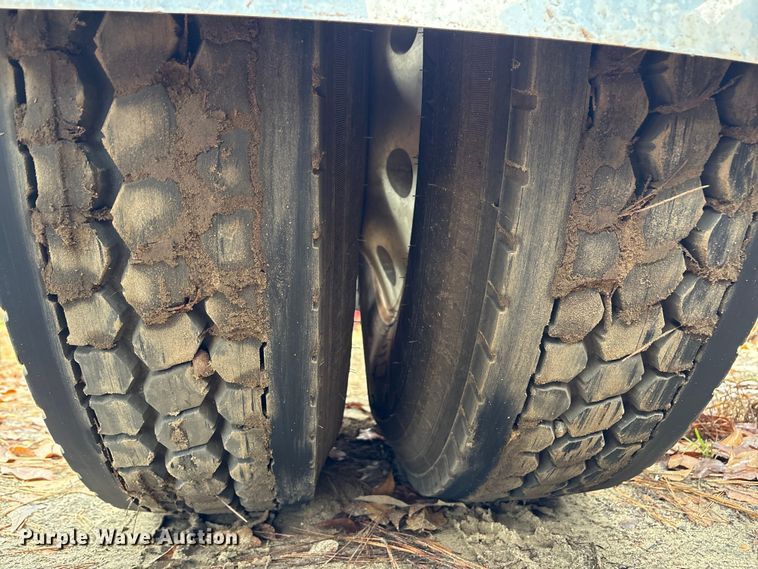 image for item EU7099 2014 Kenworth W900 semi truck