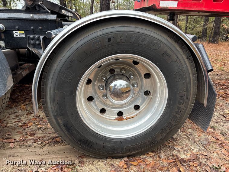 image for item EU7099 2014 Kenworth W900 semi truck