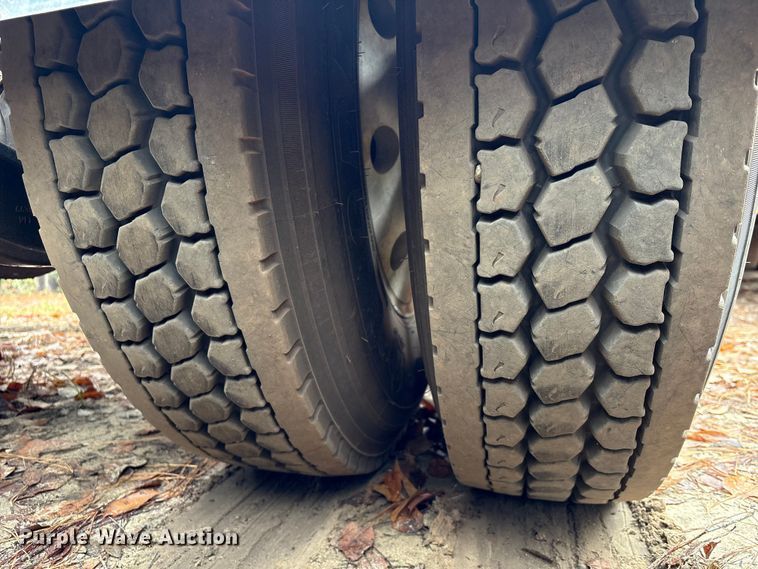 image for item EU7099 2014 Kenworth W900 semi truck