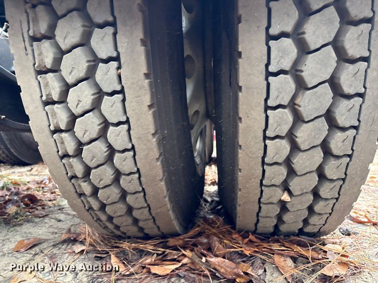 image for item EU7099 2014 Kenworth W900 semi truck