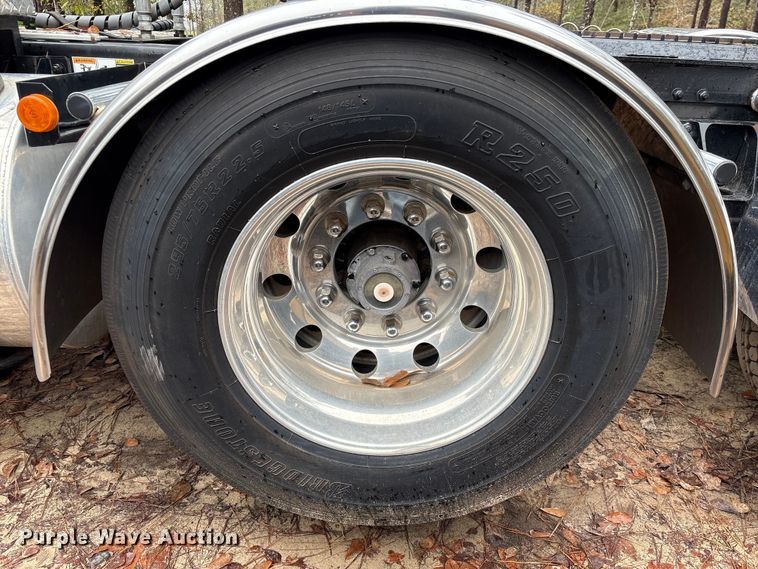 image for item EU7099 2014 Kenworth W900 semi truck