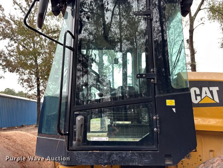 image for item EU7101 2020 Caterpillar CS54B single drum vibratory roller