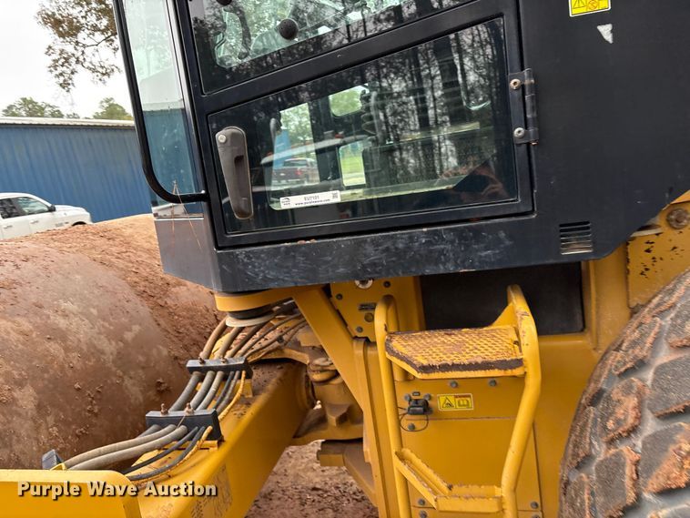 image for item EU7101 2020 Caterpillar CS54B single drum vibratory roller