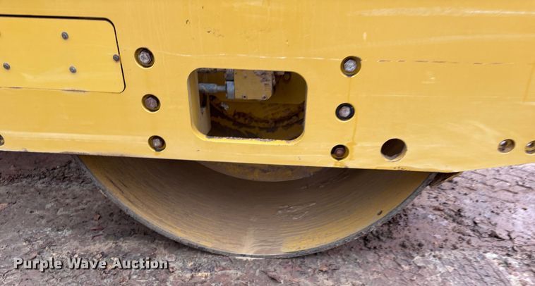 image for item EU7101 2020 Caterpillar CS54B single drum vibratory roller