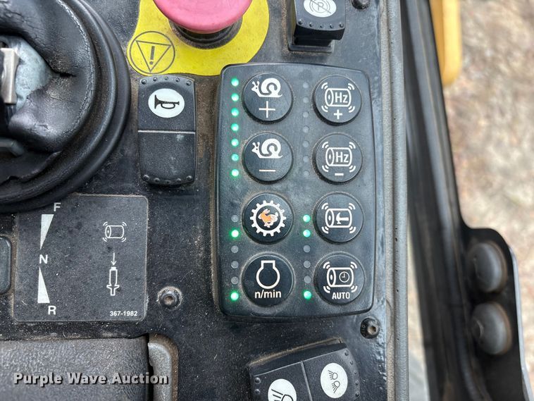 image for item EU7101 2020 Caterpillar CS54B single drum vibratory roller