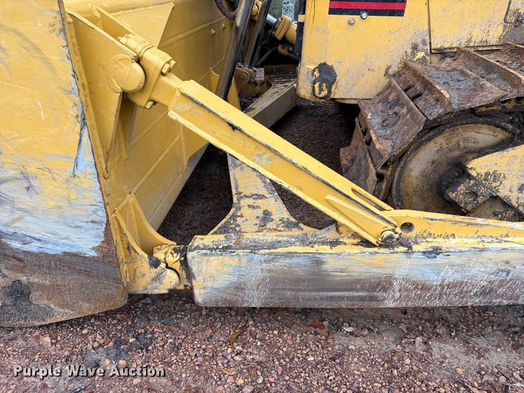 image for item EU7103 1989 Caterpillar D6H dozer