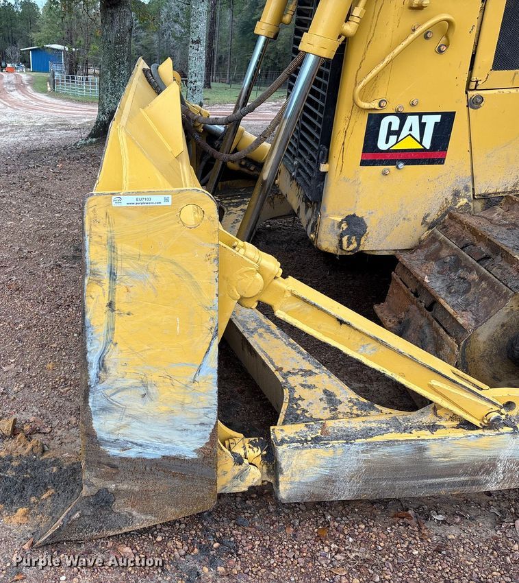 image for item EU7103 1989 Caterpillar D6H dozer