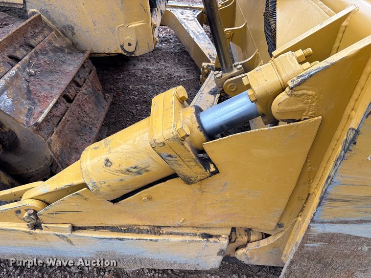 image for item EU7103 1989 Caterpillar D6H dozer