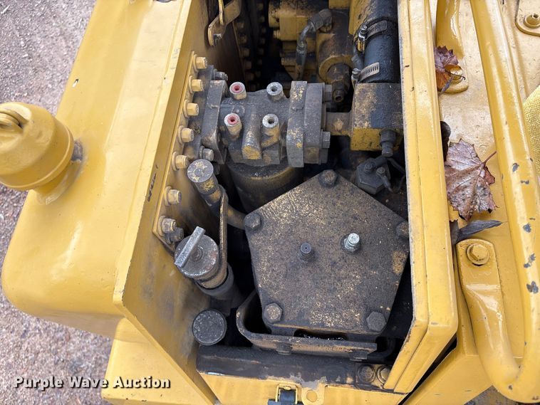 image for item EU7103 1989 Caterpillar D6H dozer