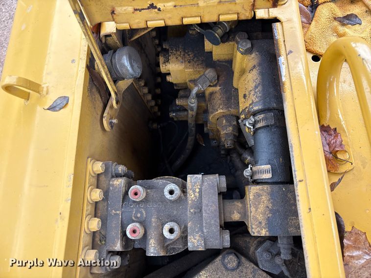 image for item EU7103 1989 Caterpillar D6H dozer