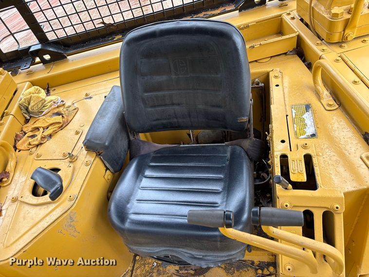 image for item EU7103 1989 Caterpillar D6H dozer