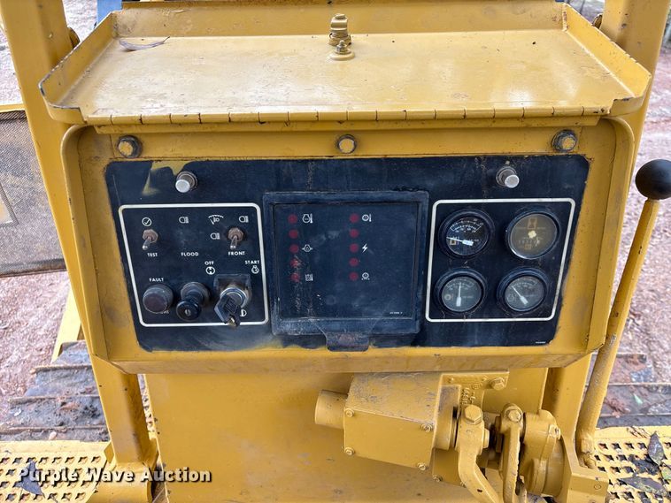 image for item EU7103 1989 Caterpillar D6H dozer