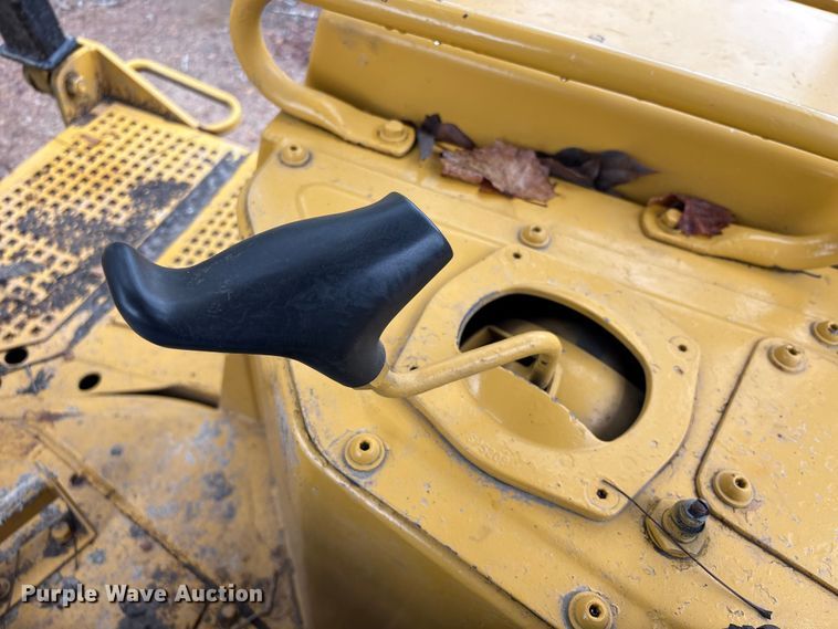 image for item EU7103 1989 Caterpillar D6H dozer
