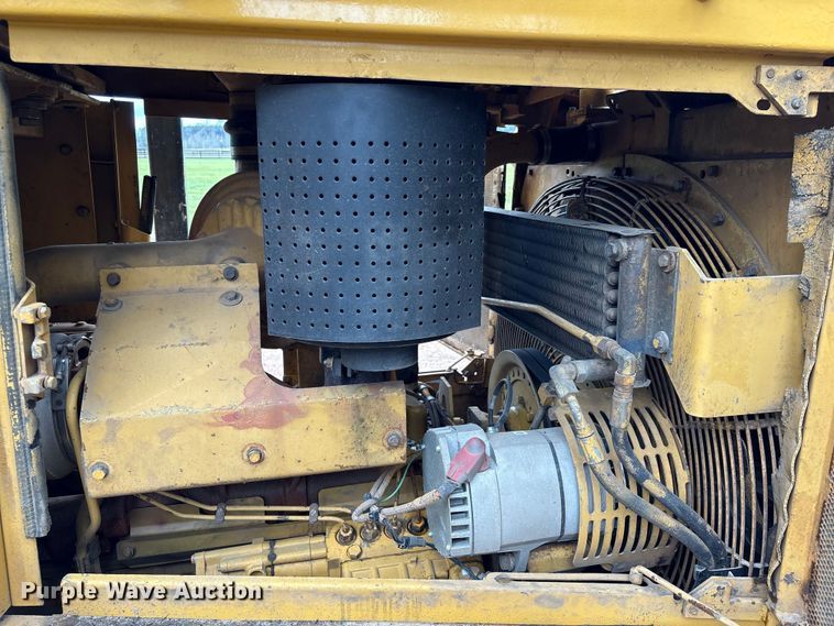 image for item EU7103 1989 Caterpillar D6H dozer