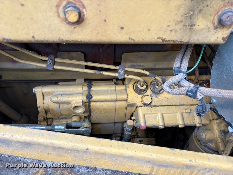 image for item EU7103 1989 Caterpillar D6H dozer