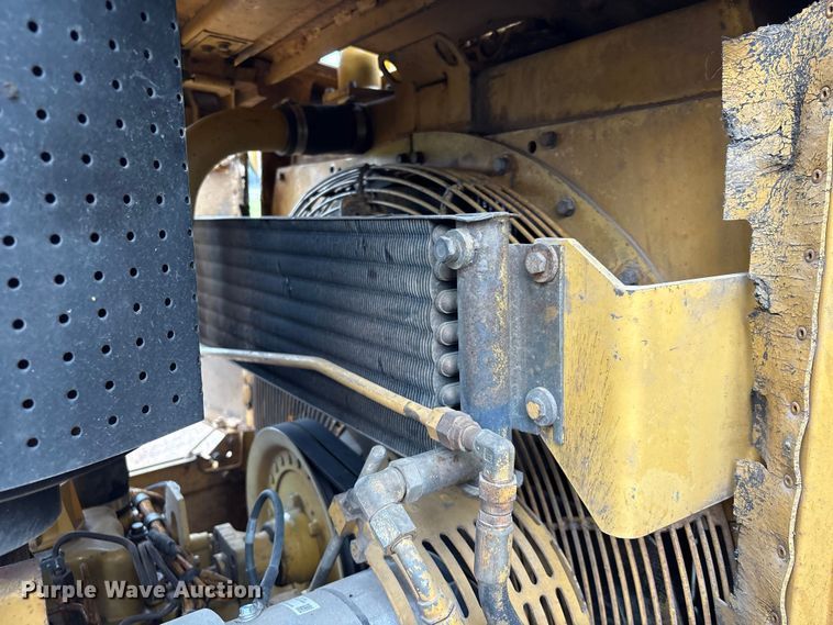 image for item EU7103 1989 Caterpillar D6H dozer