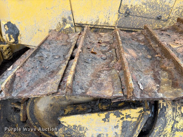 image for item EU7103 1989 Caterpillar D6H dozer