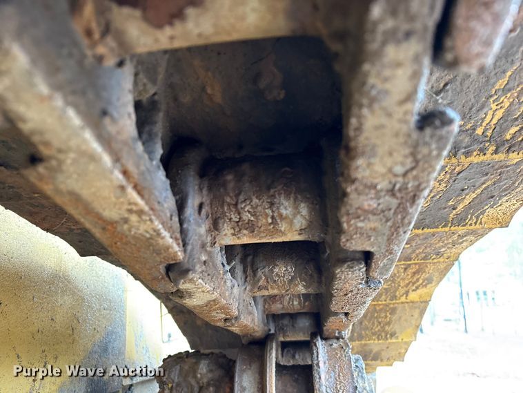 image for item EU7103 1989 Caterpillar D6H dozer