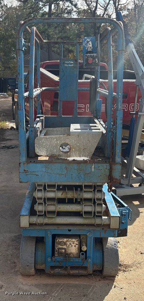 image for item EU7126 2000 Genie GS-1930 scissor lift