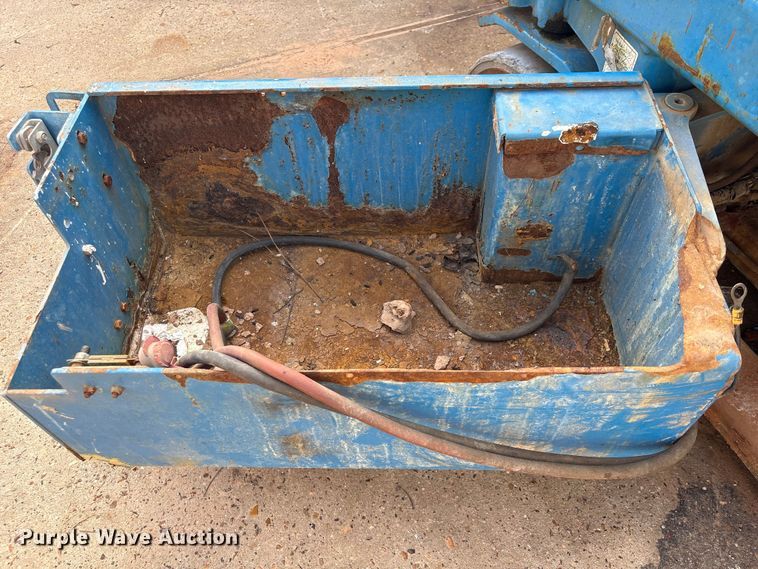 image for item EU7126 2000 Genie GS-1930 scissor lift