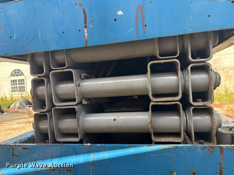 image for item EU7126 2000 Genie GS-1930 scissor lift