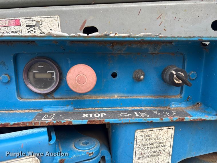 image for item EU7126 2000 Genie GS-1930 scissor lift