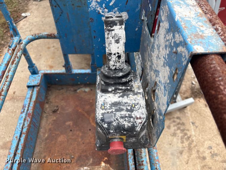 image for item EU7126 2000 Genie GS-1930 scissor lift