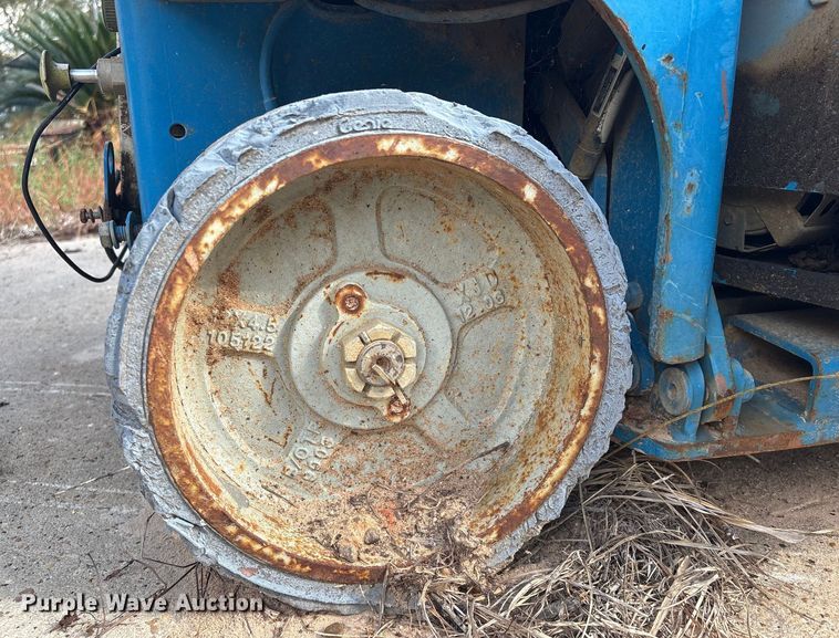 image for item EU7126 2000 Genie GS-1930 scissor lift