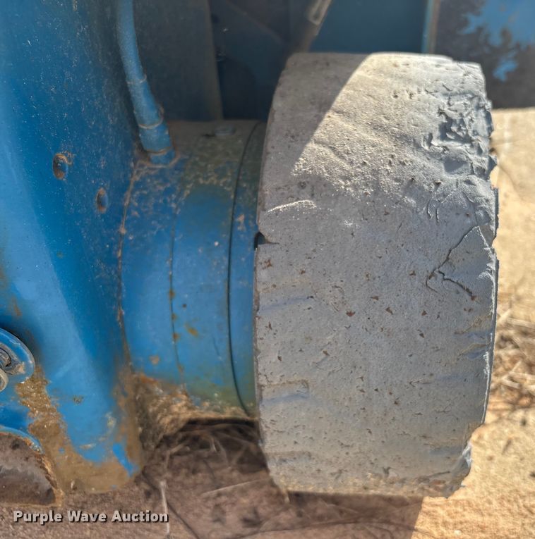 image for item EU7126 2000 Genie GS-1930 scissor lift