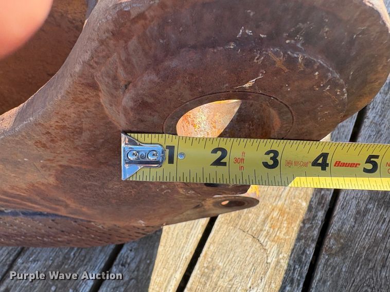 image for item EU8562 (7) backhoe buckets