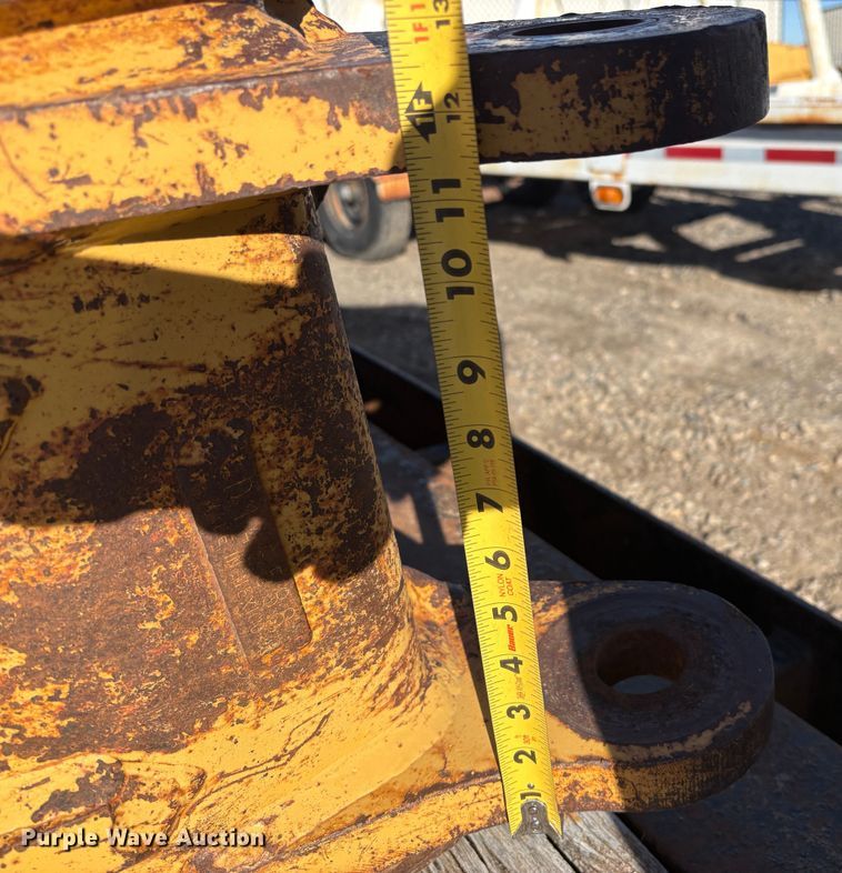 image for item EU8562 (7) backhoe buckets