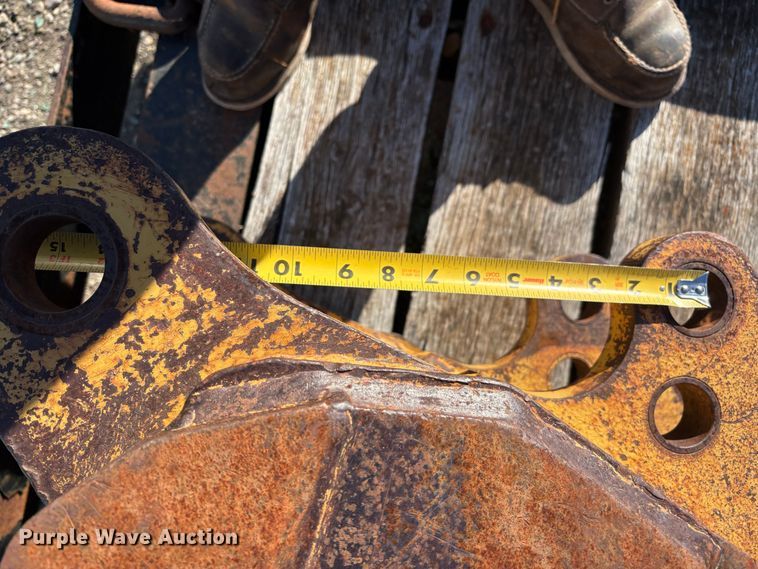 image for item EU8562 (7) backhoe buckets