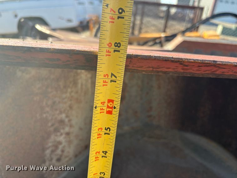 image for item EU8562 (7) backhoe buckets