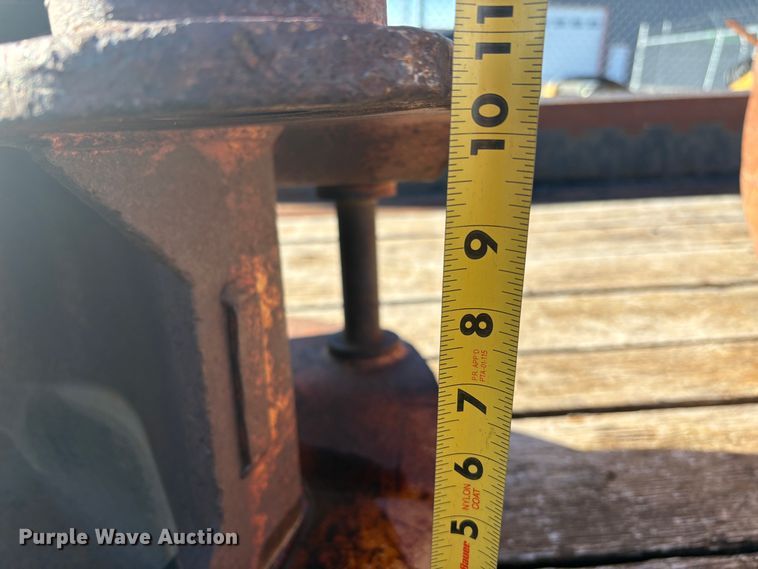 image for item EU8562 (7) backhoe buckets