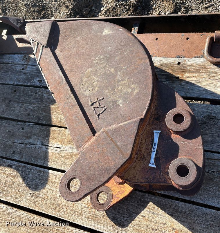 image for item EU8562 (7) backhoe buckets