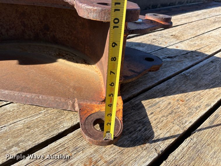 image for item EU8562 (7) backhoe buckets