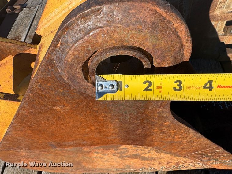 image for item EU8562 (7) backhoe buckets