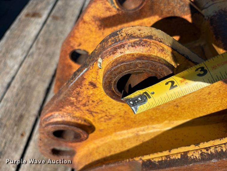 image for item EU8562 (7) backhoe buckets