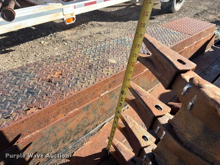 image for item EU8562 (7) backhoe buckets