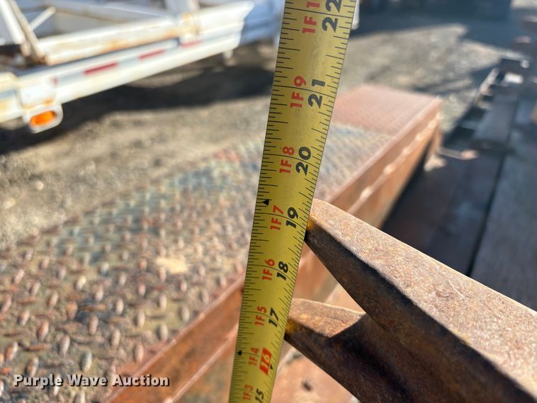 image for item EU8562 (7) backhoe buckets