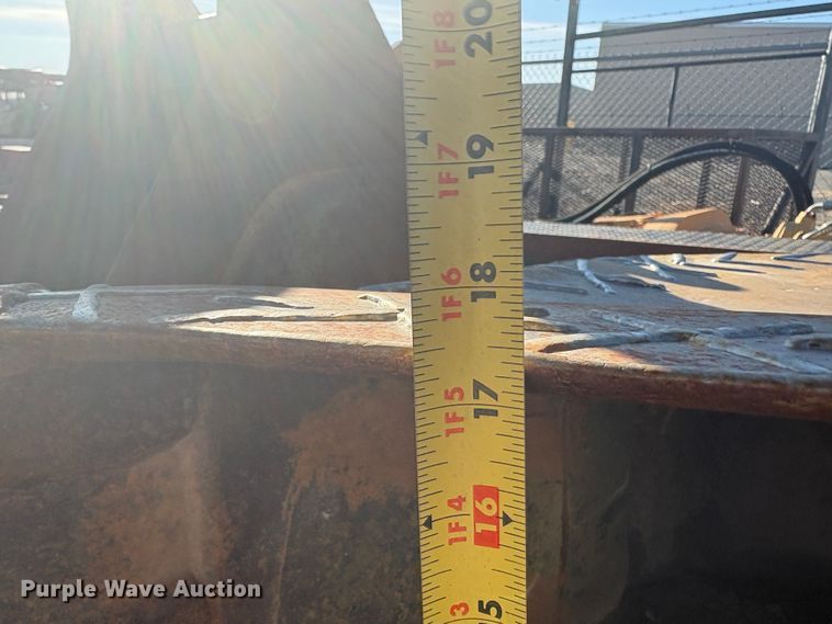 image for item EU8562 (7) backhoe buckets