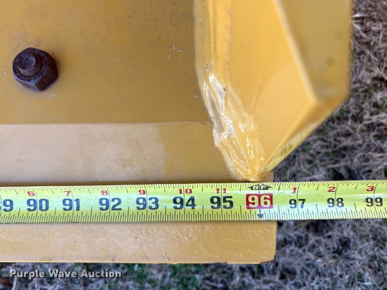 image for item EV2577 Caterpillar 270-9165 loader bucket