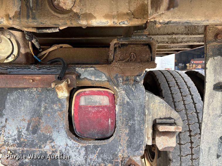 image for item EV3324 1992 GMC TopKick dump truck