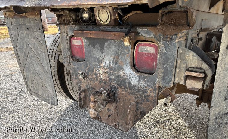 image for item EV3324 1992 GMC TopKick dump truck