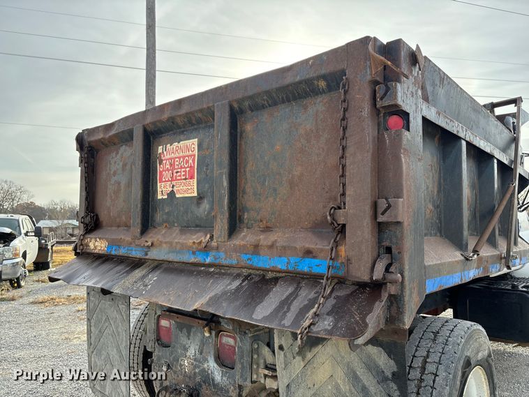 image for item EV3324 1992 GMC TopKick dump truck