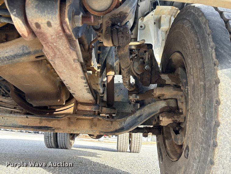 image for item EV3324 1992 GMC TopKick dump truck